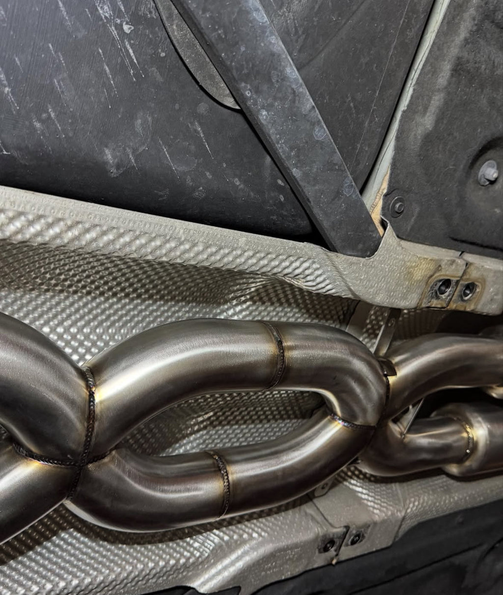 IRL E9x Double X Pipe